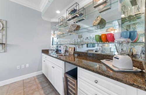 Orange Beach Apartment | Phoenix On The Bay 1225 by Liquid Life
