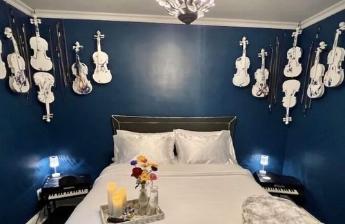 Heron Walk House | piano bar Nashville Keys centrally located