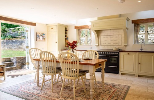 Chedworth Cottage | Pickett Cottage - Pet friendly near Northleach