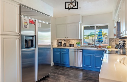 Thunderbird Desert Estates House | Pickleball, Pool, Arcade, Poker Table, Basketball, Bocce, & Golf | Fairway Oasis