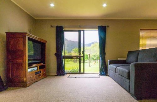 Shakespeare Bay Apartment | Picton Country Hideaway
