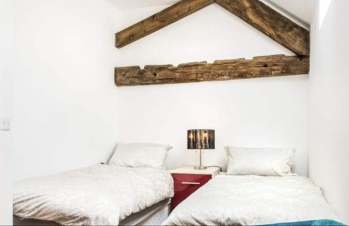 Bicton Cottage | Picturesque barn converted cottage - 15 mins from Exeter