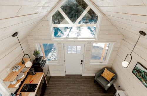 Chugiak House | Picturesque Cabin Nestled Amidst Trees in Anchorage, Alaska