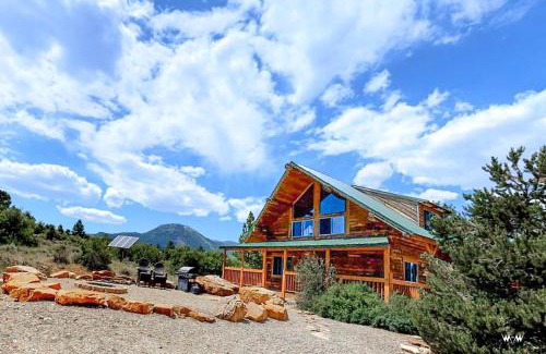 Monticello House | Picturesque Cabin with Barbecue and Fire Pit in Monticello, Utah