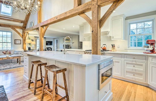 Dorset House | Picturesque Dorset Home w/ Mountain Views!