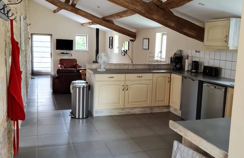 Bessac House | Picturesque, great location & a POOL! Great for families and friends!