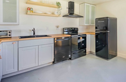 Lake Point House | Picturesque Lake Point Home w/ Shared Yard!
