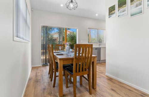 Papamoa Beach House | Picturesque Papamoa - Papamoa Holiday Home