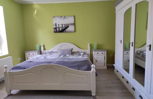 Eckernfoerde Apartment | Pier 12 Ferienwohnung