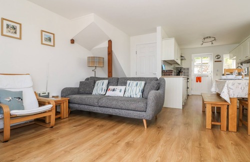 Sennen Cove Cottage | PILCHARD COTTAGE, pet friendly, with a garden in Sennen Cove