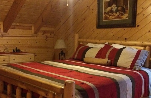 Blairsville Cabin | Pine At Blairsville 2 Bedroom Cabin by Redawning