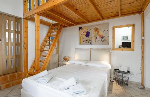 Kassandra House | Pine Cove House