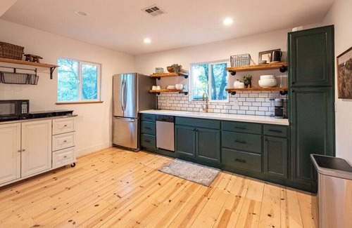 Murphy House | Pine crest cottage. Cozy and updated