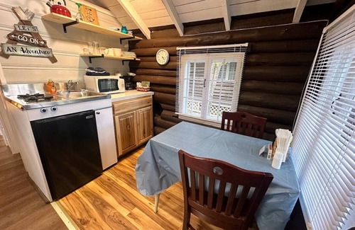 Lincolnville Cottage | Pine Grove Cottages: Cottage 3: Studio Cottage - Pet Friendly