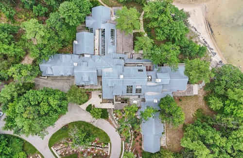Williamsburg House | Pine Hollow - 9 Minutes to the Horse Show!