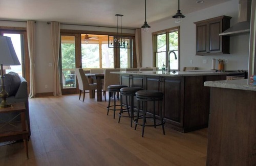 Waupaca House | Pine Lake Waterfront Home, 4 Bedroom, 3.5 Bath Sleeps 12