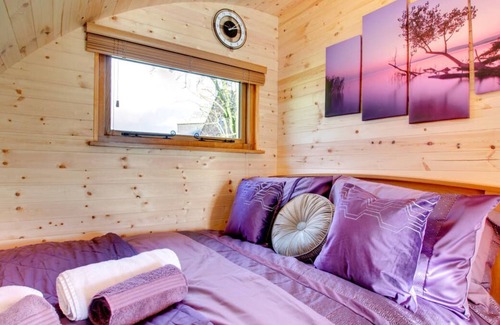 Llanddeusant House | Pine Lodge in Llanddeusant