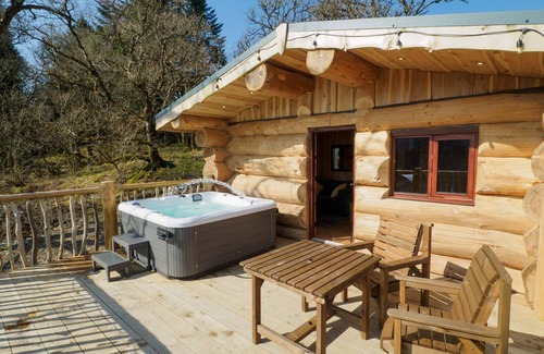 Lochgilphead Cabin | Pine Marten - Spectacular Log Cabin in Argyll