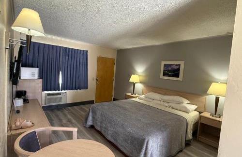 Mount Shasta Hotel | Pine Needles Inn