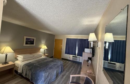 Mount Shasta Hotel | Pine Needles Inn