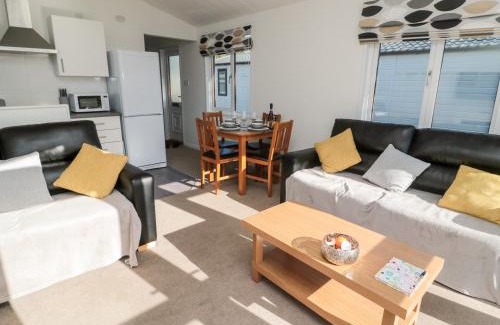 Morpeth House | Pinecone Lodge - No 9