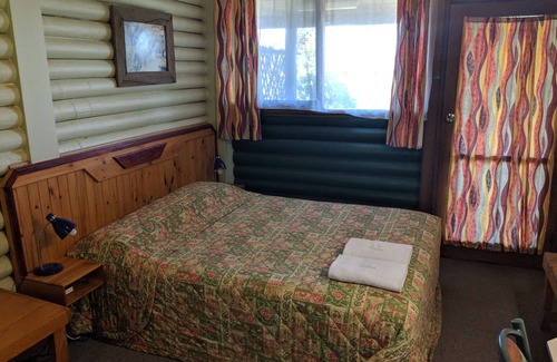 Nelson Hotel | Pinehaven Motel