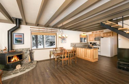 Tahoe City House | Pineland Chalet in Tahoe City - Classic Cabin Wood Fireplace Dog Friendly