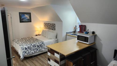 Sicamous Hotel | Pines Motel