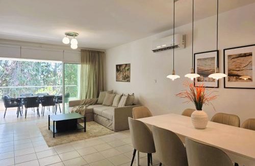 Universal Apartment | Pineview Heights by Staycom