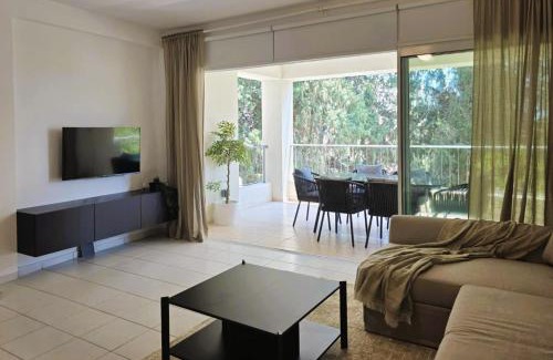 Universal Apartment | Pineview Heights by Staycom