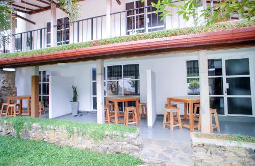 Rumassala Hotel | Pineview