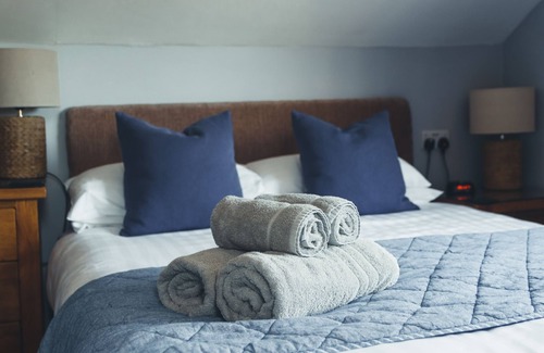 Wiseman's Bridge Bed & Breakfast | Pinewood B&B