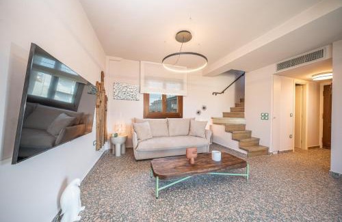 Kefalonia Hotel | Pink Panther Maisonette Suite