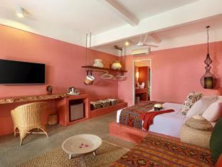 Gili Trawangan Hotel | PinkCoco Gili Trawangan - Constant Surprises - for Cool Adults Only