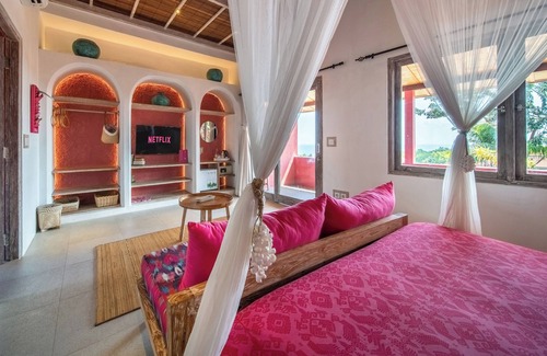 Pecatu Hotel | PinkCoco Uluwatu - Constant Surprises & for Cool Adults Only