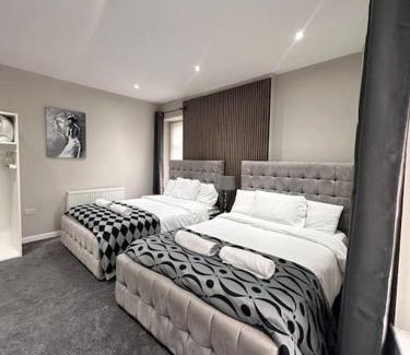 Cowling House | Pinnacle inn Cowling