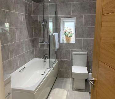 Cowling House | Pinnacle inn Cowling