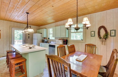 Rocky Bottom Cottage | Pinnacle Mountain Falls: Sunset Cottage w/Deck