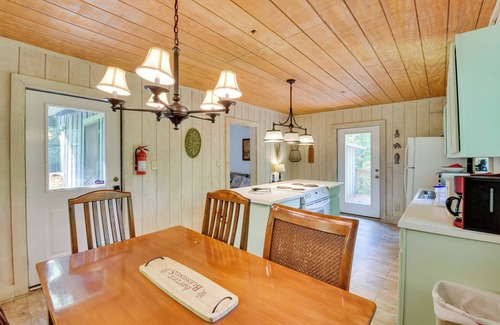 Rocky Bottom Cottage | Pinnacle Mountain Falls: Sunset Cottage w/Deck