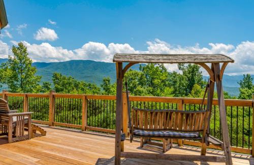 Pittman Center House | Pinnacle View Lodge by Stony Brook Cabins