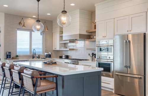 Powell Butte House | Pioneer at Brasada Ranch Resort by AvantStay | Hot Tub, Firepit, Expansive Views