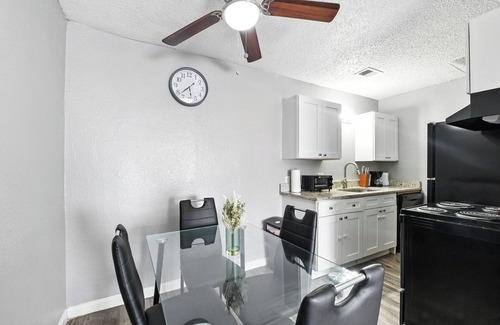 South Arlington Apartment | Pioneer Creek 604-07 I Spacious 1 Bed 1 Bath