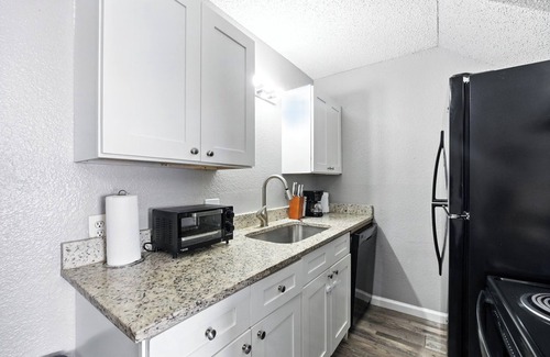 South Arlington Apartment | Pioneer Creek 604-07 I Spacious 1 Bed 1 Bath