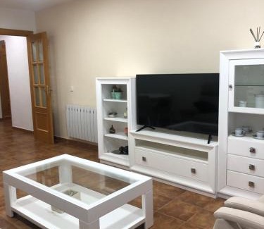 Santa Cruz de la Zarza Apartment | Piso NUEVO Plaza de la Constitución Sta Cruz de la Zarza