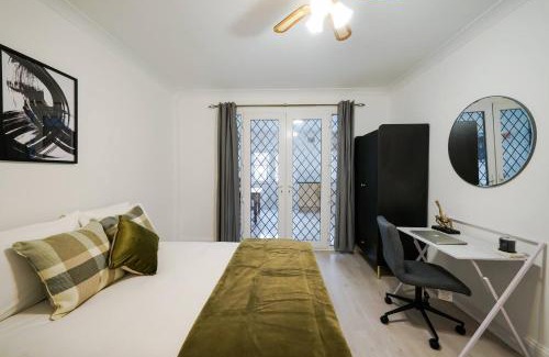 Cleveland House | Pitshanger Hububb Stay