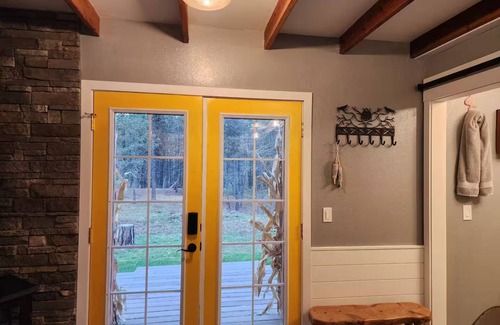 Tumtum Apartment | Pixys Place, forest setting overlooking Lake with pool.