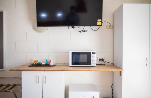 Forbes Hotel | Plainsman Motel