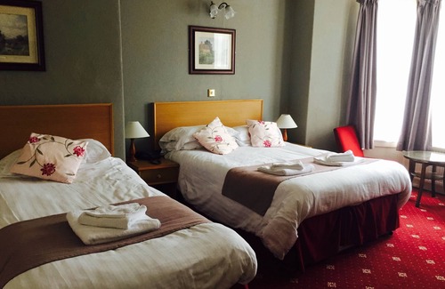 Bala Hotel | Plas Coch Hotel