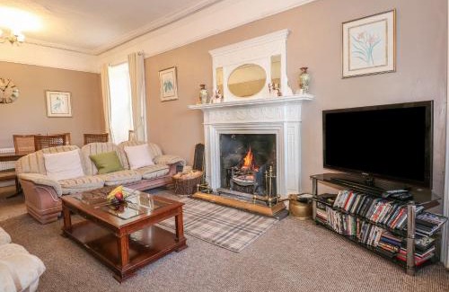Nantlle House | Plas Dorothea