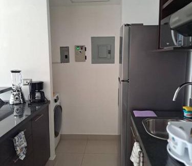 Guayaquil Apartment | PLATINO SUITE CON PISCINA, GIMNASIO Y PARQUEO